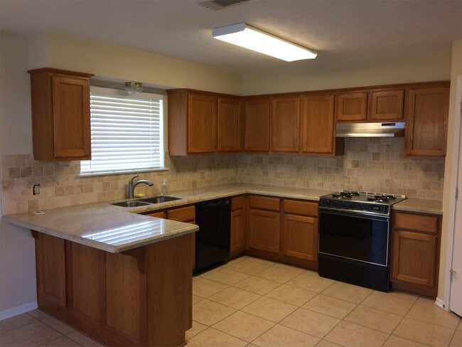 Building Photo - 4009 Hunter Creek Dr