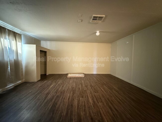 Building Photo - 4717 N 82nd Ave