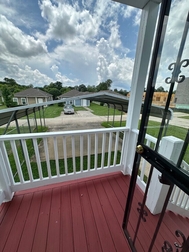 Building Photo - Graetz Community