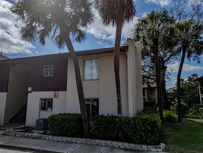 Building Photo - 8640 Tahoe Ct