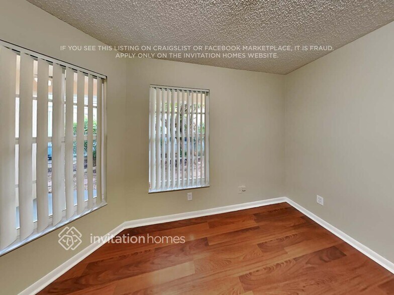Building Photo - 8931 Lake Park Cir N