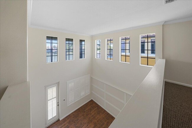Building Photo - 700 Ventura Dr