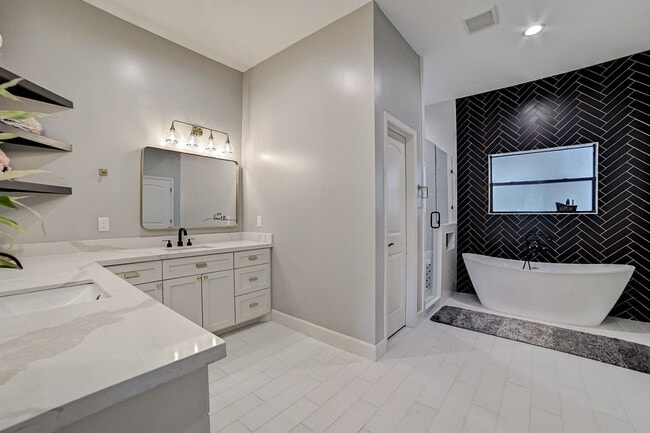 Building Photo - 26511 Meadow Ln