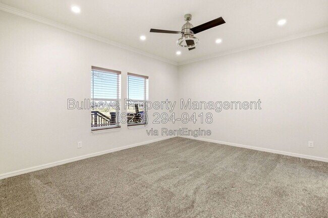Building Photo - 313-East 1/2 E 1/2 St N