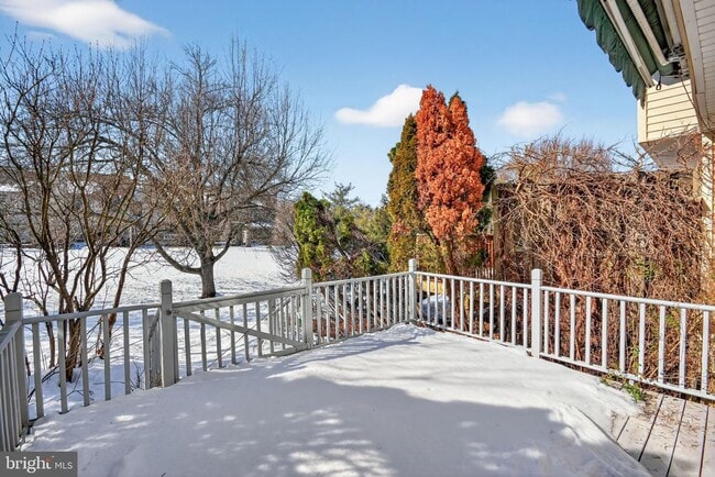 Building Photo - 74 Castleton Rd