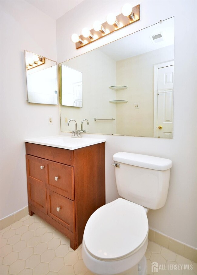 Building Photo - 25 Goodwin Dr