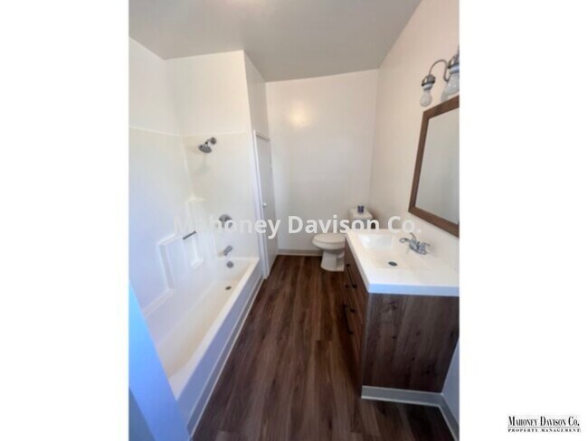 Building Photo - Remodeled Downtown Howard Street Unit