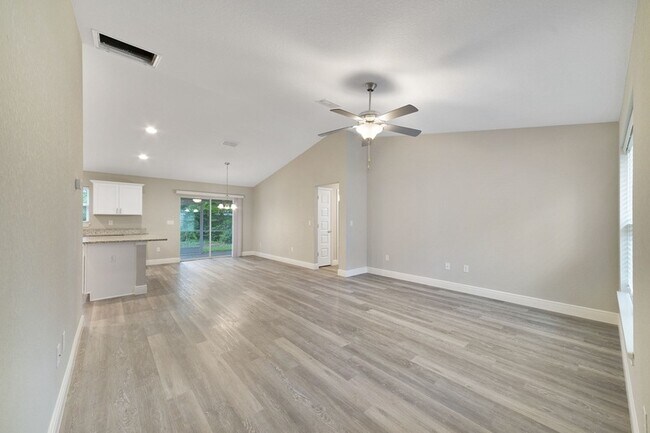 Building Photo - 10 Redwood Trace Ln