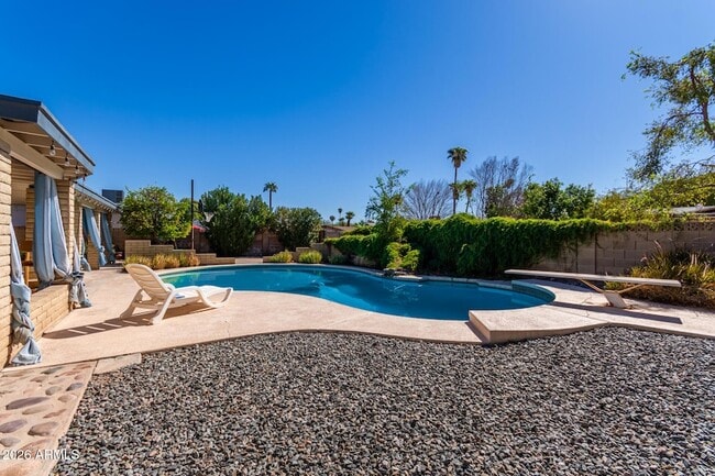 Building Photo - 2311 W Del Oro Cir