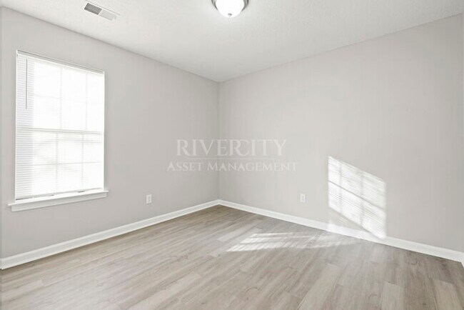 Building Photo - A MUST SEE IN SOUTHEAST MEMPHIS!!!! SECTION 8 WELCOMED !!!!!