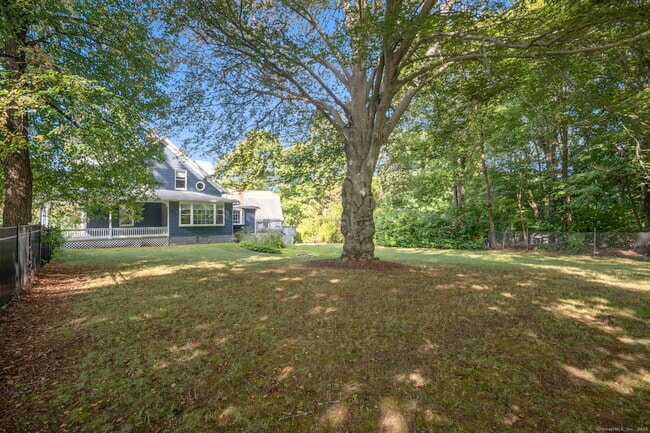 Building Photo - 884 Highland Ave