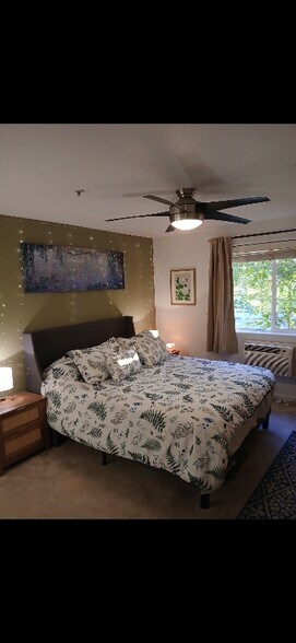 Building Photo - 720 NW 185th Ave