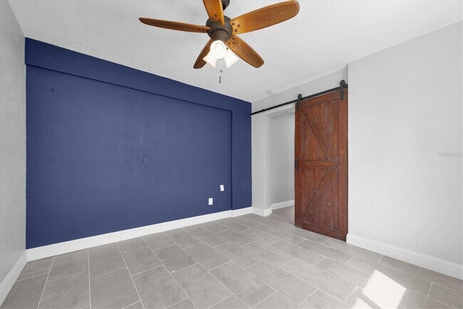 Building Photo - 404 Normandy Rd