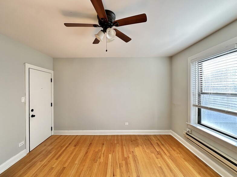 Building Photo - 623 W Patterson Ave