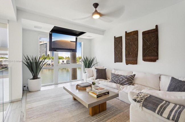 Building Photo - 101 N Shore Dr