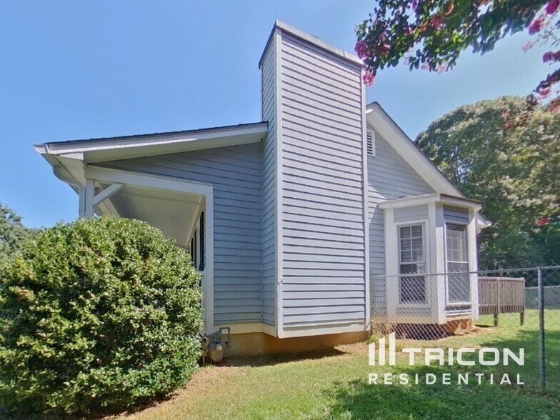 Building Photo - 178 Nicole Dr