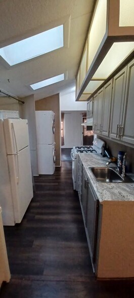 Building Photo - 170 Sugar Maple Cir