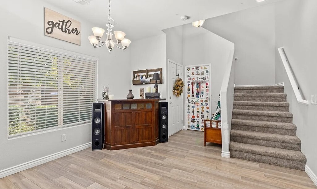 Building Photo - 9494 Alma Ridge Ave