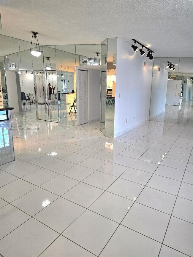 Building Photo - 9626 W McNab Rd