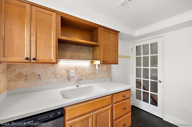 Building Photo - 1652 Graefield Rd