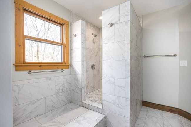 Building Photo - 1762 Burke Hollow Rd