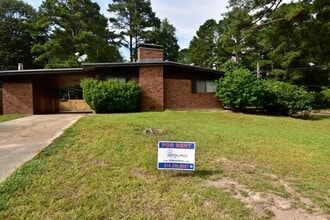 Building Photo - 3 Bed, 2 Bath Home in Ruston