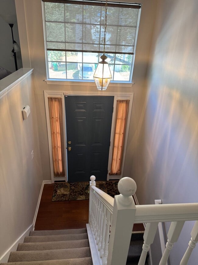 Building Photo - Beautiful 3 Bedroom 2 Bath Home Close to I...