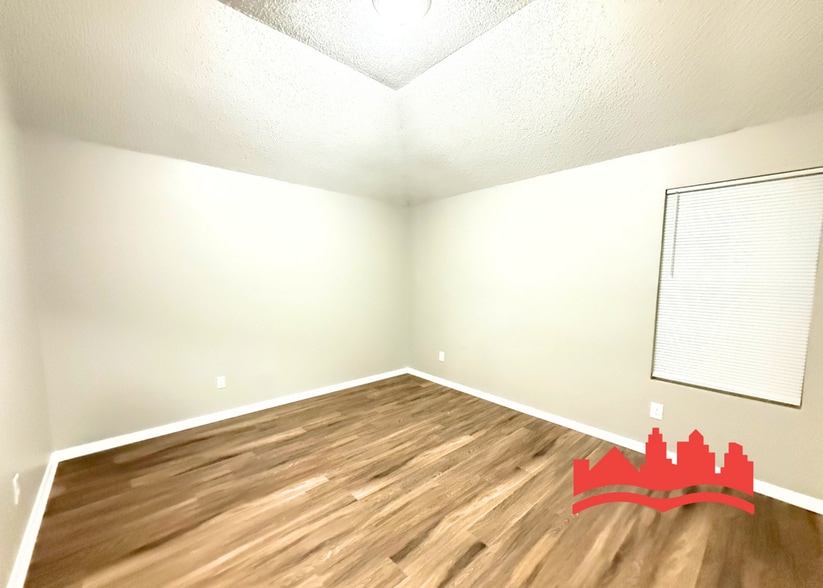 Building Photo - Fully Renovated 3BR/2BA Home – Move-In Ready!