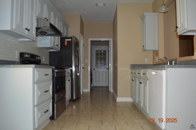 Building Photo - 704 Falkirk Dr