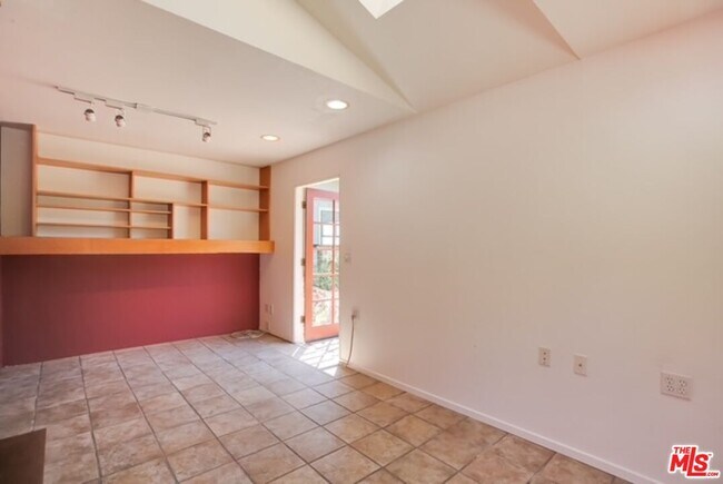 Building Photo - 112 Crestview Ln