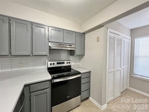 Building Photo - 2901 Iron Gate Ln