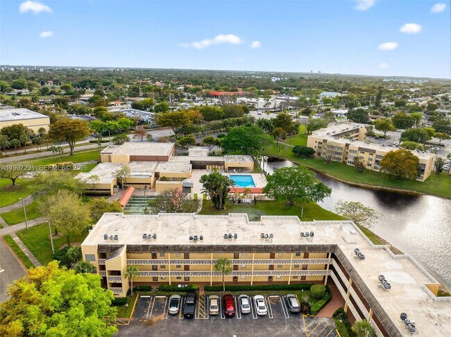 Building Photo - 5801 NW 62nd Ave