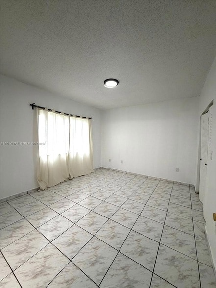 Building Photo - 8019 Lake Dr