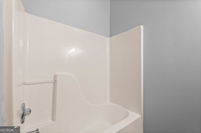 Building Photo - 235 Jenkins Rd