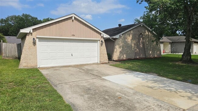 Building Photo - 11226 Beauvoir Dr