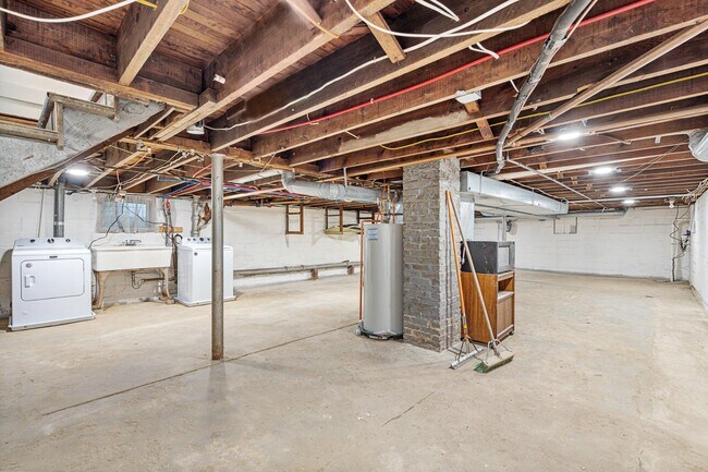 Building Photo - 126 Estaugh Ave