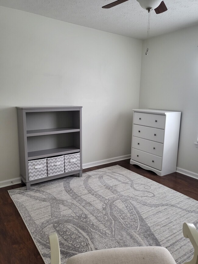 Building Photo - 104 Windsor Ct