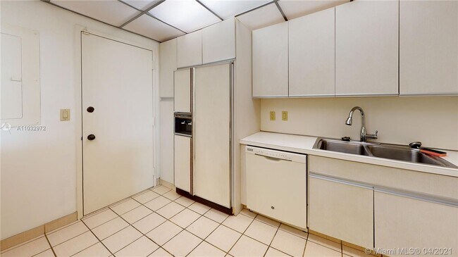 Building Photo - 11113 Biscayne Blvd