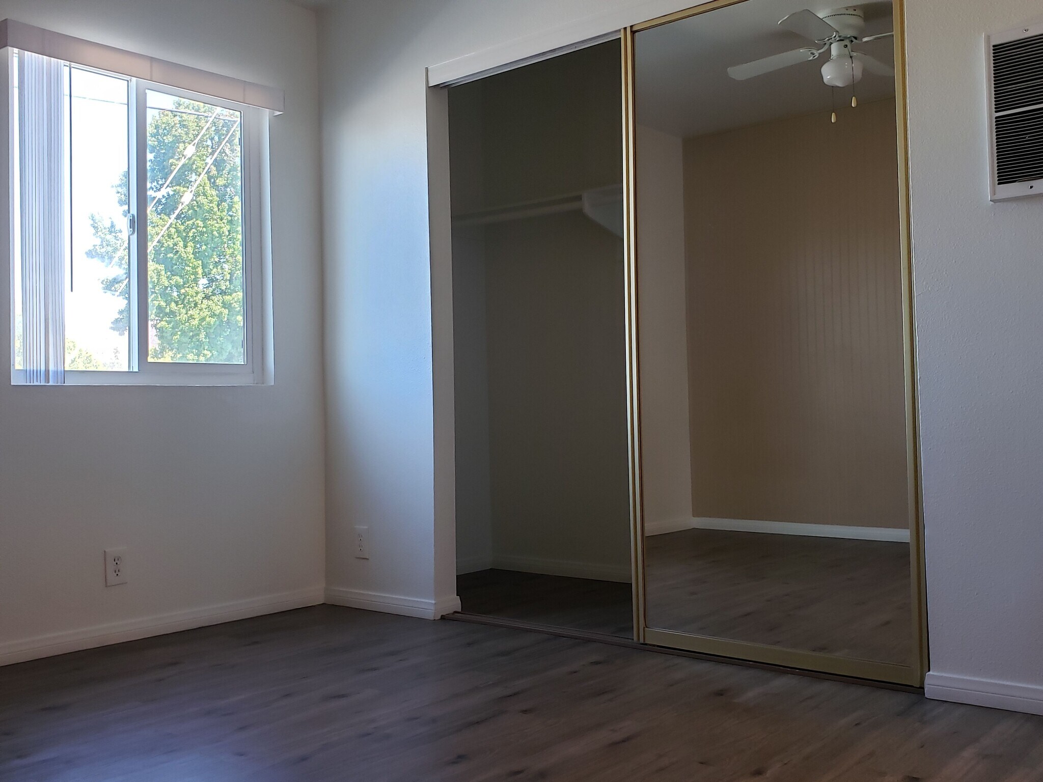 Building Photo - 1261 Victor St