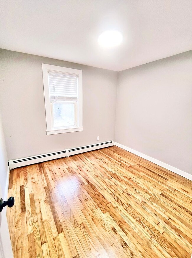 Building Photo - 107 Sterry St