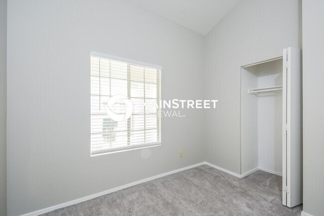 Building Photo - 3 Bedroom Pet-Friendly Home in Tucson, AZ with Main Street Renewal