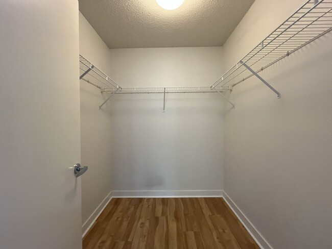 Building Photo - 1Bd/1Ba Home in Goose Hollow neighborhood ~ Secured Garage Parking and Additional Storage Unit!!!