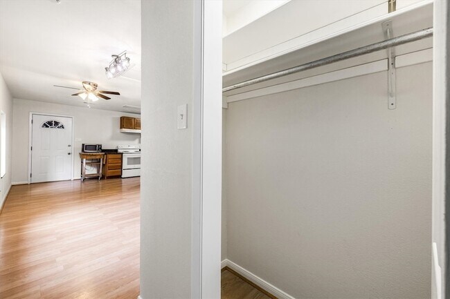 Building Photo - 3515 Avenue R