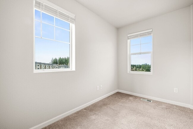 Building Photo - 7163 NW Eleanor Ave