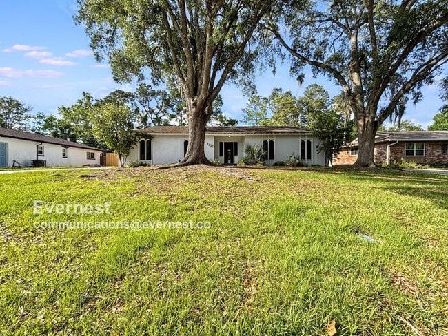 Primary Photo - 1327 Chablis Ct N