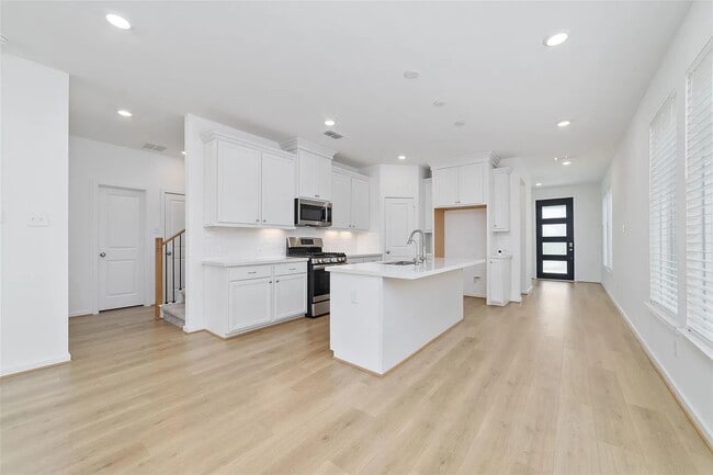 Building Photo - 21650 Lampeter River Ln