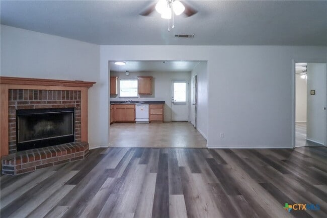 Building Photo - 3102 Ida Dr