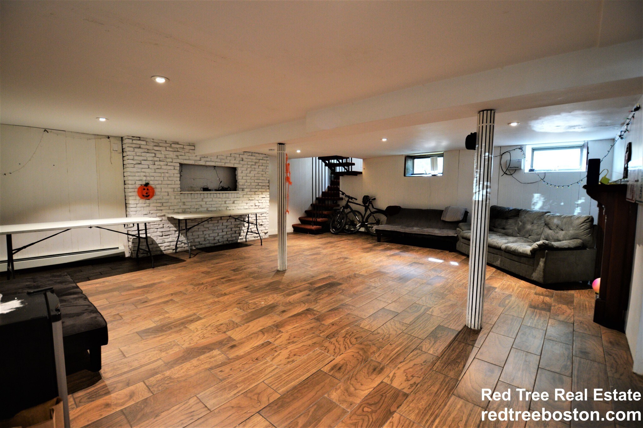 Building Photo - 74 Manet Rd