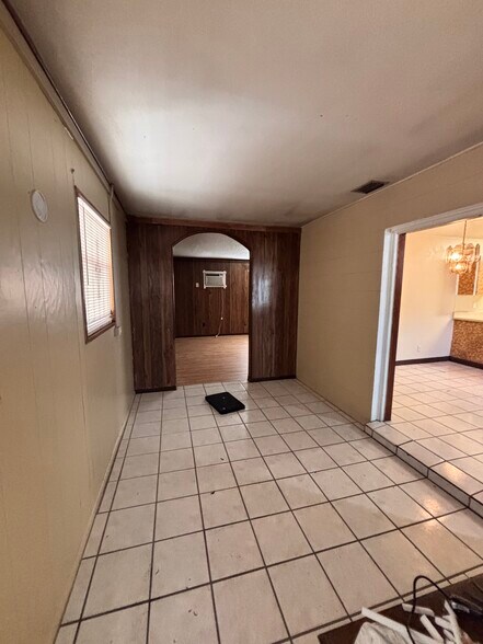 Building Photo - 3725 E 38th Ave