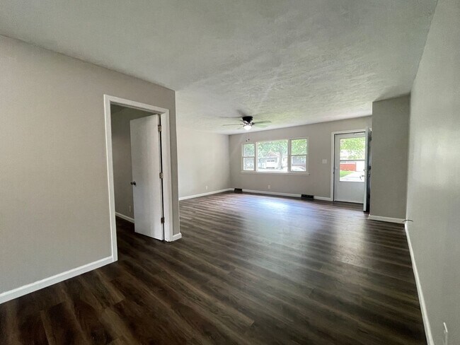 Building Photo - 1932 S Broadway Ave